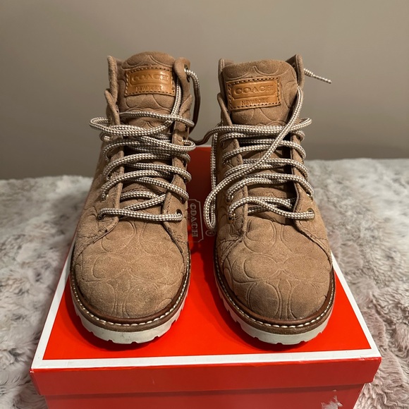 Coach Ester Women’s embossed suede shoes - Picture 1 of 5